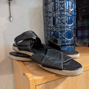 Diane von Furstenberg Iona Sandal - Sz 9.5